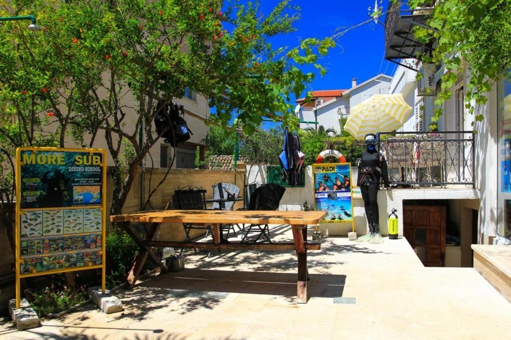 Apartments By The Sea Makarska - 15200 外观 照片